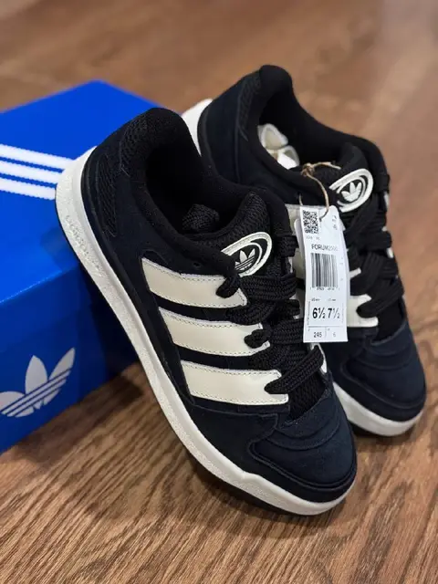 Женские кроссовки Adidas — Тбилиси — 150 ₾