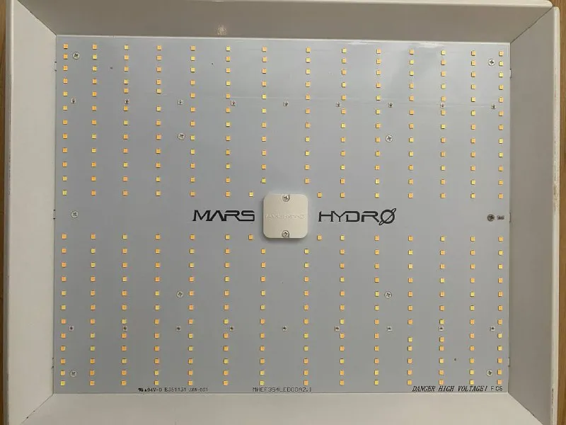 Mars Hydro TS 1000 grow lamp