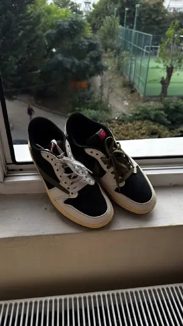 Traviss Scott Jordan 1 low — Тбилиси — 80 ₾