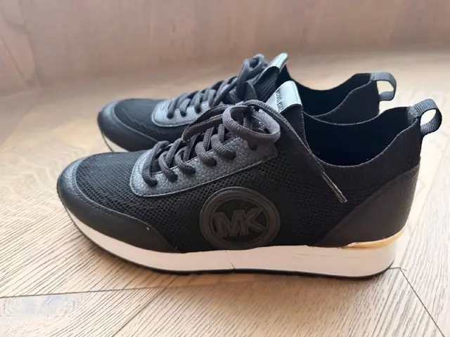 Кроссовки Michael Kors — Ереван — 25 000 ֏