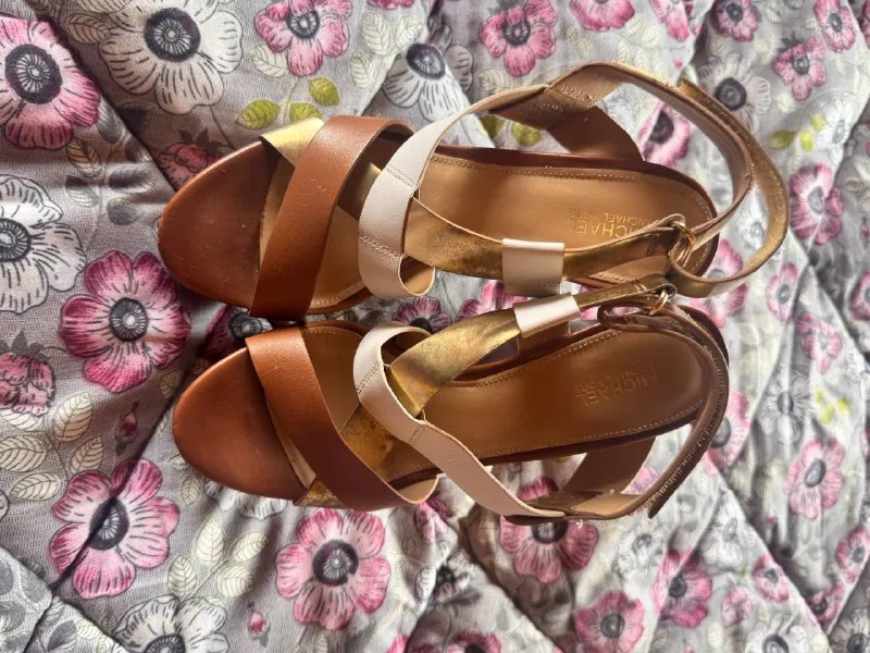 Кроссовки на платформе