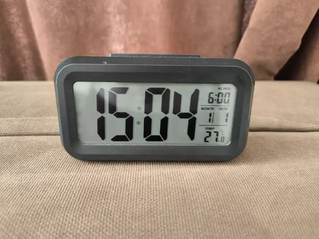 Часы настольные Jysk — Батуми — 20 ₾