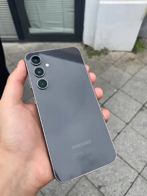 Samsung S23FE — Батуми — 700 ₾