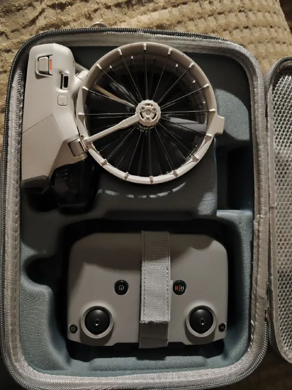 Дрон квадрокоптер DJI Flip