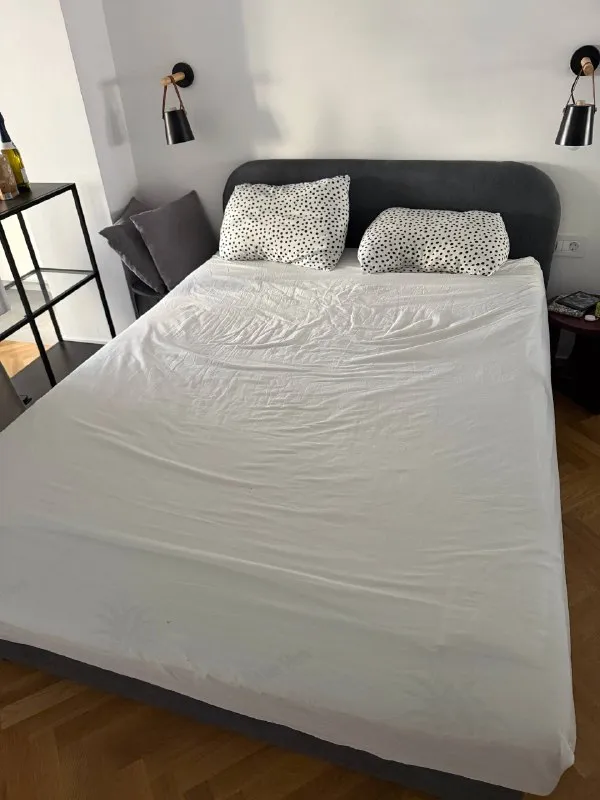 Белая простынь на разенке IKEA