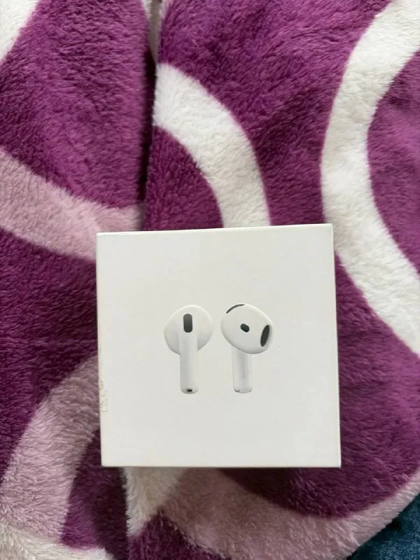 Оригинальные наушники AirPods 4