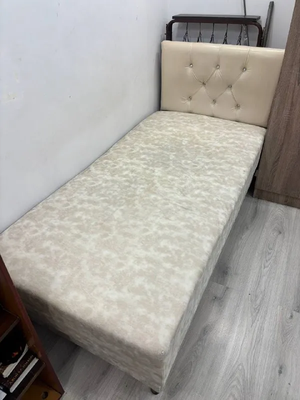 Кровать с местом для хранения