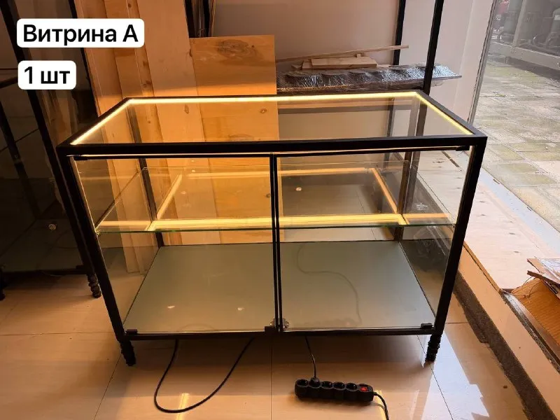 Витрины со встроенной подсветкой