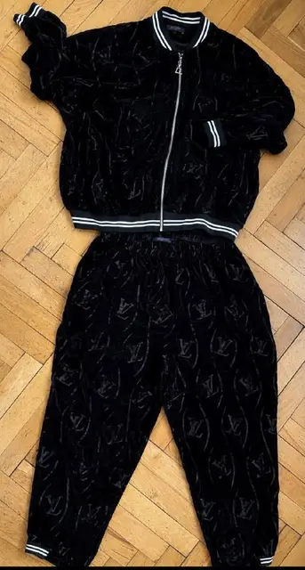10000 dr L, XL Louis Vuitton — Yerevan — 10,000 ֏
