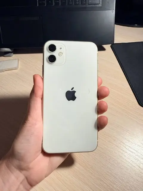 IPhone 11, 128 гб, белый — Батуми — 250 ₾