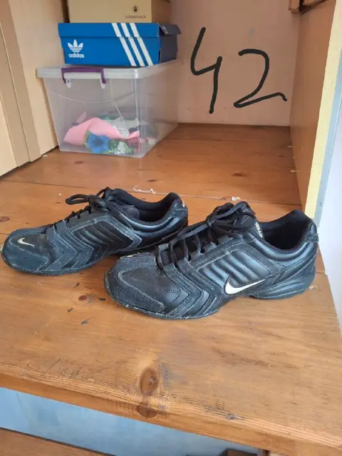 Кроссовки — Батуми — 40 ₾