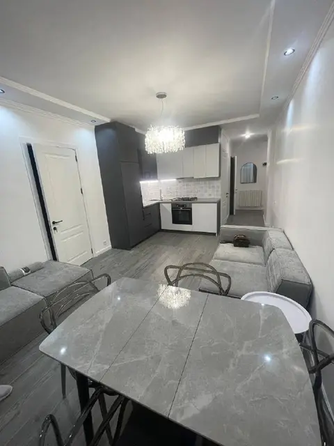 3х комнатную квартиру с двумя спальнями — Батуми — 1 350 $