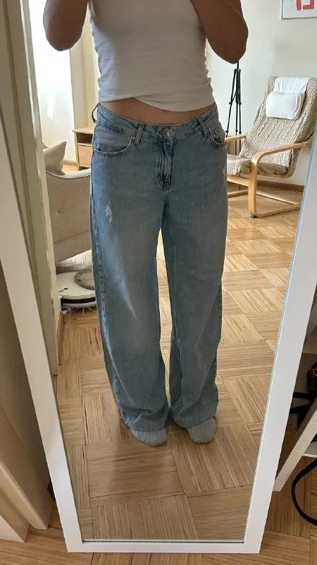 Голубые джинсы pull&bear