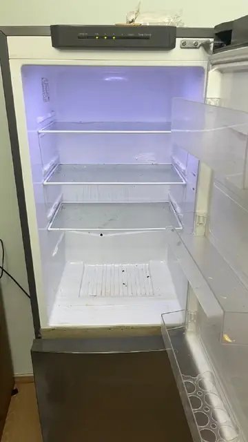 Холодильник Samsung 300 — Тбилиси — 300 ₾