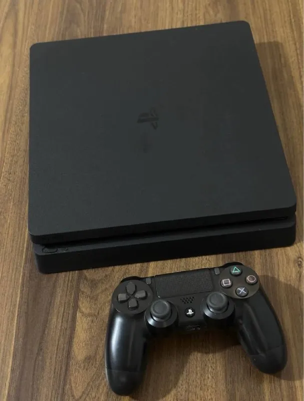 PS4 Slim 1 TB