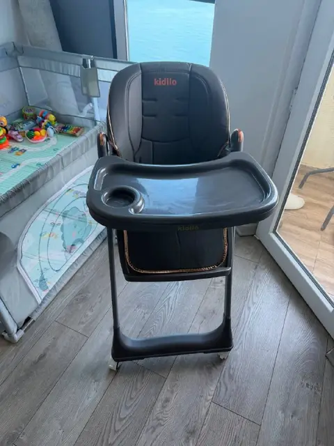 Детский стульчик — Батуми — 100 ₾