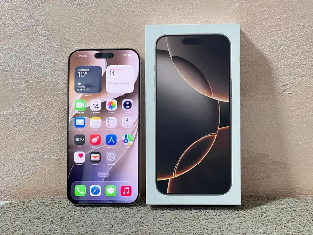 Apple iPhone 16 Pro Max 256 GB Desert Titanium — Белград — 670 €