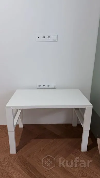 Детский ростовой письменный стол IKEA