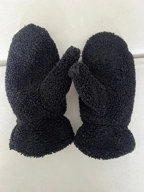 Варежки спортивные зимние — Батуми — 10 ₾