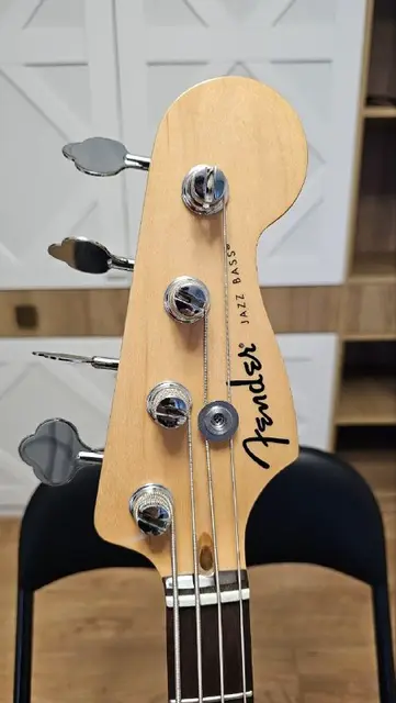 Fender Standard Jazz Bass — Батуми — 680 $