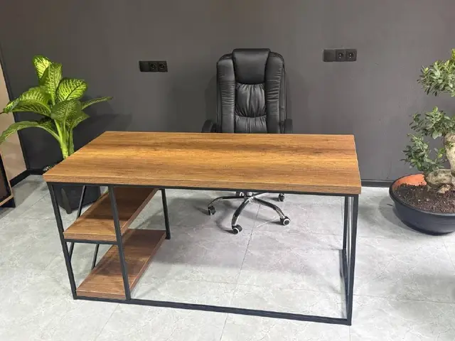 Стол — Тбилиси — 250 ₾