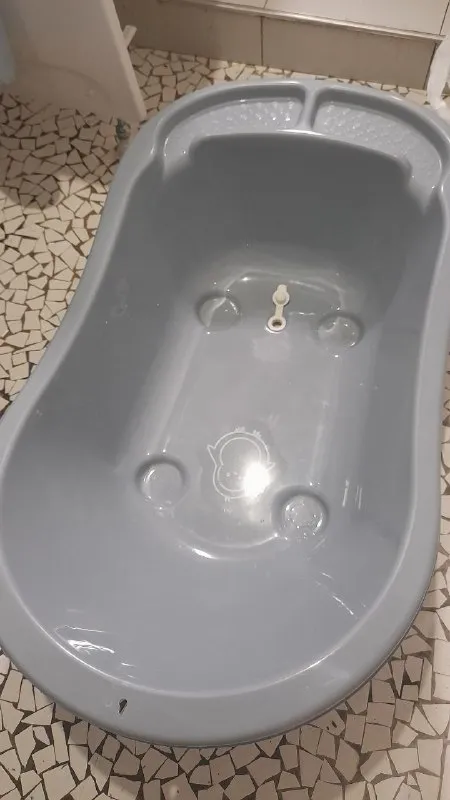 Ванночку детскую