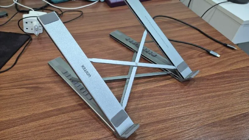 Складная алюминиевая подставка Unitek с USB-C хабом