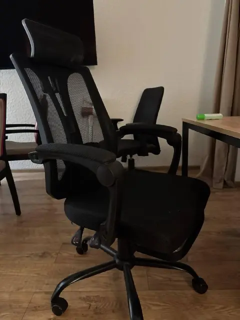 Компьютерное кресло — Тбилиси — 250 ₾