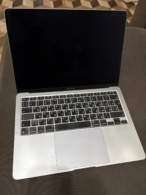 MacBook Air 13″ M1 (2020) — Tbilisi — 900 ₾