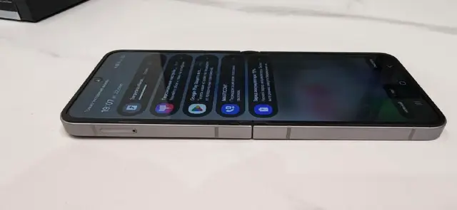 Samsung galaxy z flip 6 — Batumi — 1,300 ₾