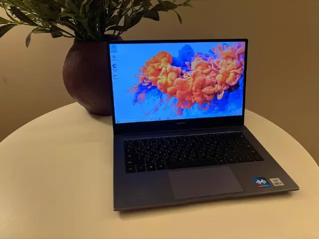 HONOR MagicBook X 14 — Batumi — 590 ₾