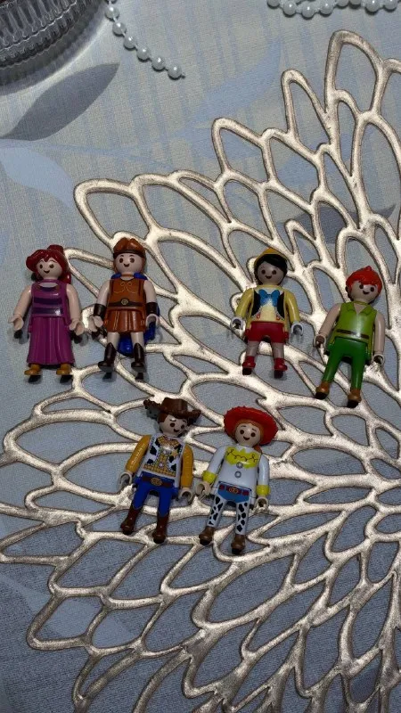 Фигурки Kinder Disney × Playmobil (2026)