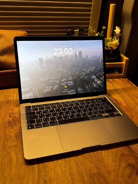 MacBook Pro M1 2020 8/256 — Батуми — 1 450 ₾