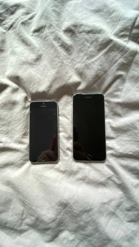 Iphone SE 64 gb, акк. 100%(новый)