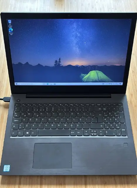 Ноутбук Lenovo — Стамбул — 8 500 ₺