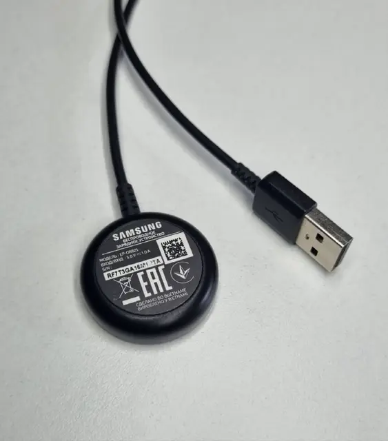 Магнитная зарядная площадка Samsung EP-OR825 — Батуми — 20 ₾