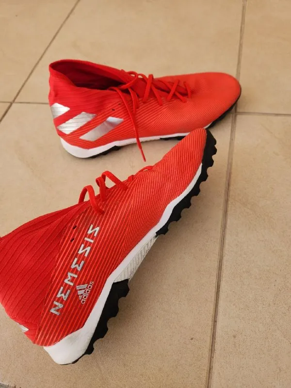 Футбольные кроссовки бутсы Adidas