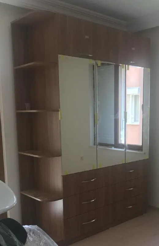 Шкаф