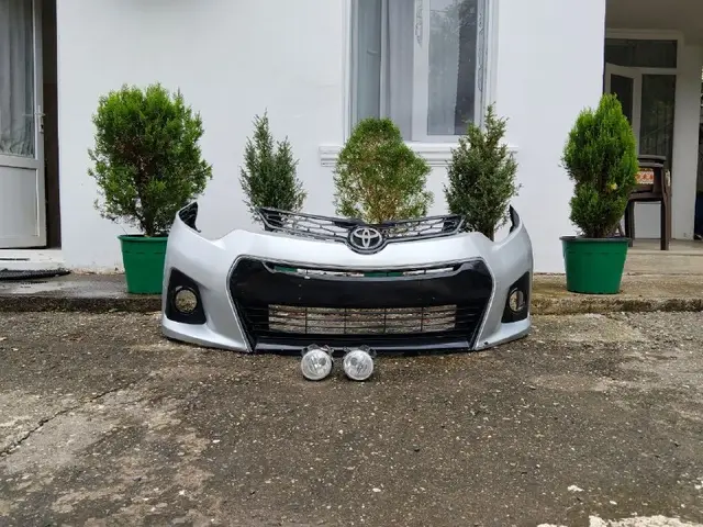 Бампер передний для Toyota Corolla 2014 г. в. серии «Спорт» — Батуми — 500 ₾