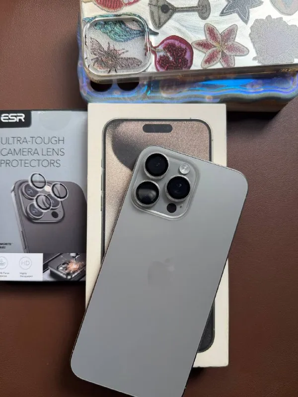 IPhone 15 Pro Max в цвете Natural Titanium