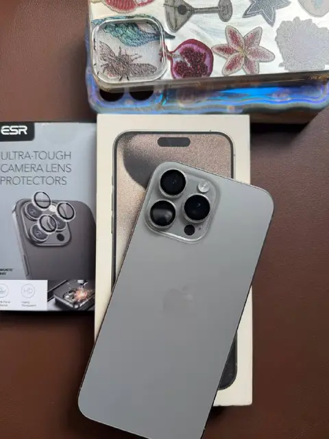 IPhone 15 Pro Max в цвете Natural Titanium — Тбилиси — 2 400 ₾