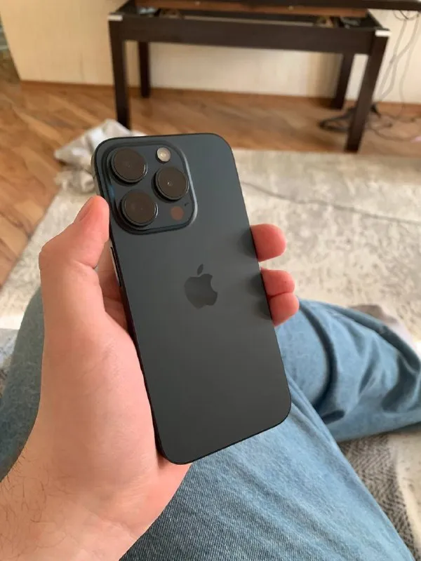 IPhone 15 Pro 256GB — Blue Titanium