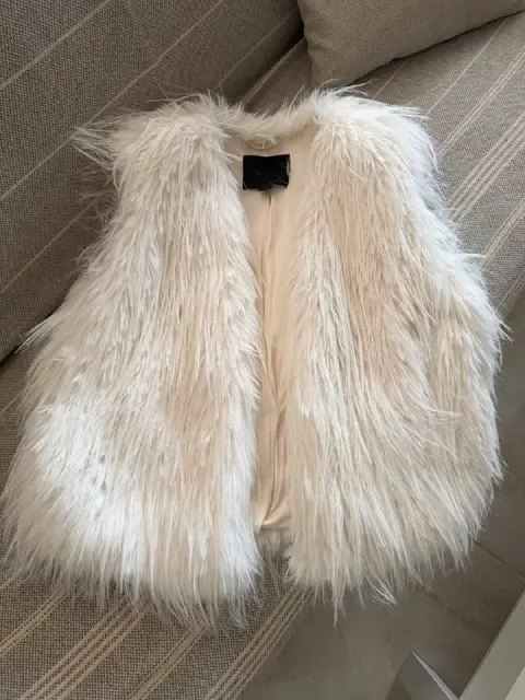 Шуба-жилетка Zara — Батуми — 30 ₾