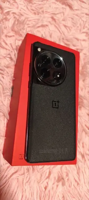 OnePlus 12 — Батуми — 1 300 ₾