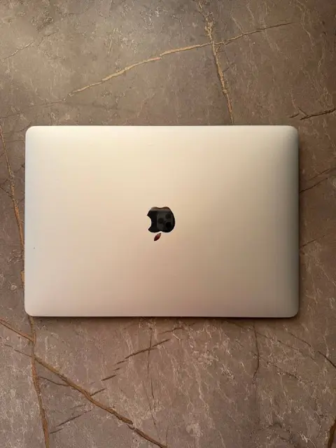 MacBook Air M1 — Батуми — 400 $