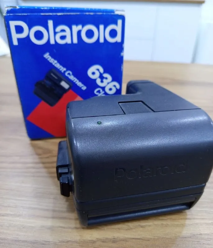 Polaroid 636 Close-Up Instant Camera
