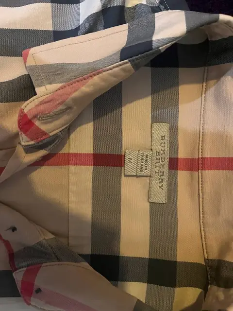 Куртка женская BURBERRY — Батуми — 230 ₾