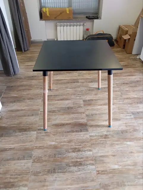 Стол совершенно новый размер 75×75 — Ереван — 25 000 ֏