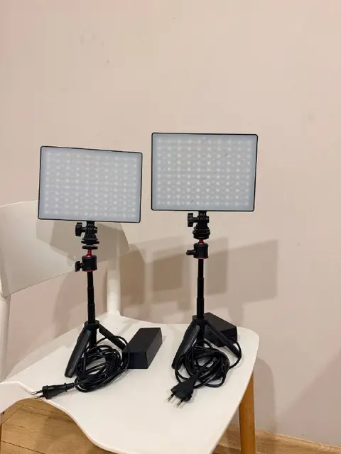 2 цветных светильника Yongnuo — Батуми — 600 ₾