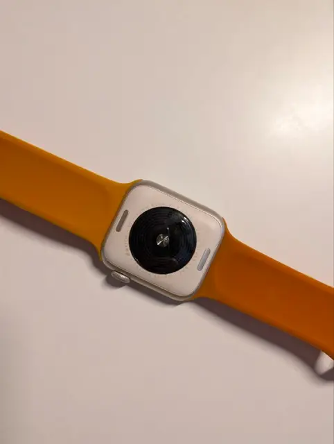 Apple Watch SE (2nd gen) — Батуми — 200 ₾
